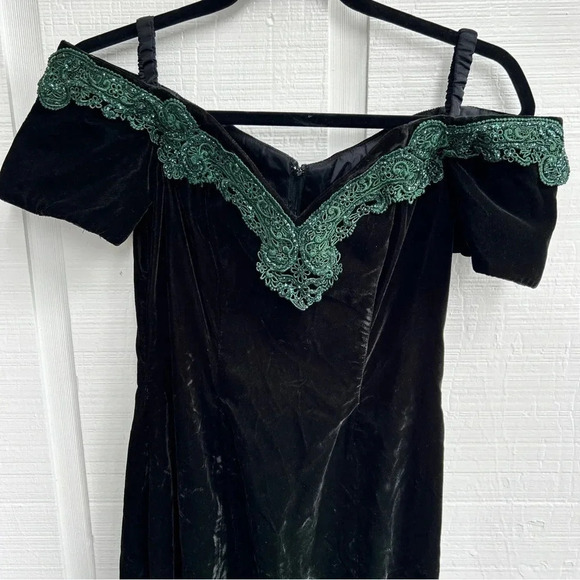VTG 90s Rampage Velvet Long Maxi Dress Green Off The Shoulder Sparkle Embroidery - Picture 3 of 6